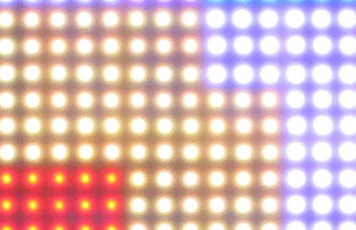 Ausstellungsansicht 2: LED-Skizzen von Stanislav Vajce