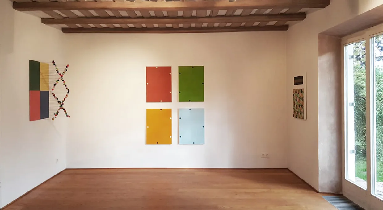 Ausstellungsansicht 2: dots, points, circles