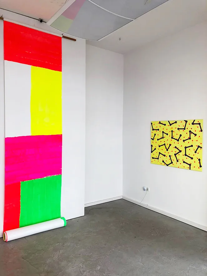 Ausstellungsansicht 2: colored